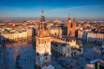 Fototapeta premium The Main Market Square in Krakow in the light of the setting sun. Poland