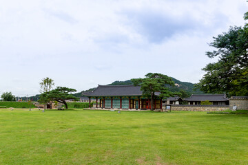 Fototapeta premium 한국 전통 한옥 마을 전경