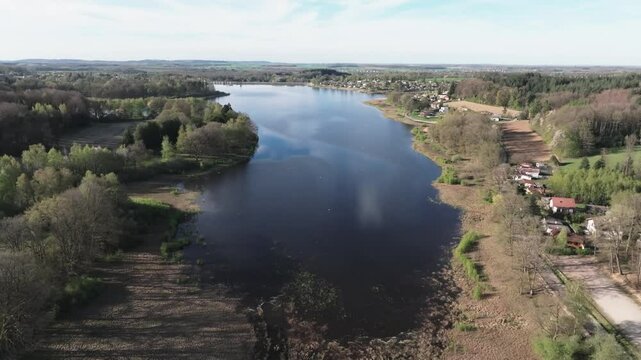 Le r&eacute;servoir de Bouzey dans les Vosges