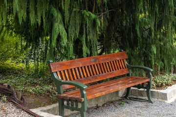Arboretum Wojsławice Ogród Botaniczny Uniwersytetu Wrocławskiego – ogród botaniczny na terenie Niemczy w woj. dolnośląskim. W 1988 roku włączony w struktury Ogrodu Botanicznego .