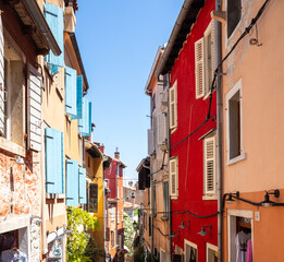 A masterpiece of twentieth-century architecture: a place of silence, peace and harmony where different cultures and religions come together in a memorable experience.