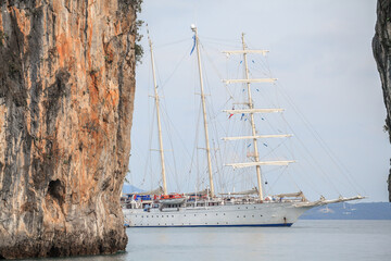 Obraz premium Sailboat the old style on sea at Koh Hong,Krabi in the Thailand