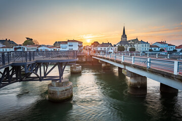 Pont de Concorde et passerelle Andr&eacute; B&eacute;n&eacute;teau &agrave; Saint-Gilles-Croix-de-Vie
