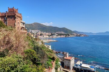 Obraz premium Plage de Boccadasse à Genes sur la côte de Ligurie en Italie du nord 