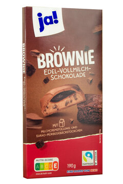 Ja Brownie Edel Milch Schokolade und Verpackung Hintergrund transparent