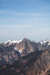 Majest&auml;tische Berglandschaft mit schneebedeckten Gipfeln