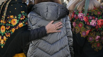 tres mujeres y amigas de pueblo alcarreño