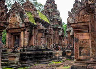 Naklejka premium Banteay Srei, the Citadel of Women, a red sandstone Hindu temple in Angkor, Cambodia