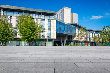 Obraz premium Modern Architectural Design Featuring Green Spaces and Urban Landscape