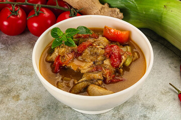 Thai curry with chicken and basil