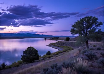 Fototapeta premium Tranquil Lakeside at Dusk with Soft Hues – Peaceful Water Reflection, Serene Twilight Landscape