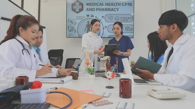 Asian medical team meeting About rickets and human internal organs, medical health concept