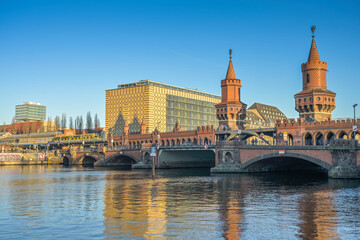 Oberbaumbrücke, Spree, Friedrichshain, Friedrichshain-Kreuzberg, Berlin, Deutschland