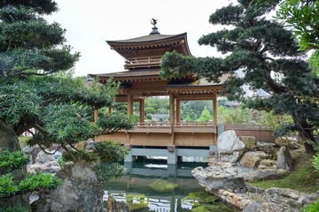 Pavillon am Blauen Teich, Nan Lian Garten, Nonnenkloster Chi Lin, Sheung Yuen, Hongkong, Volksrepublik China