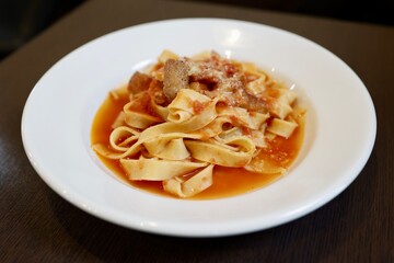 豚肉のトマトソース生パスタ