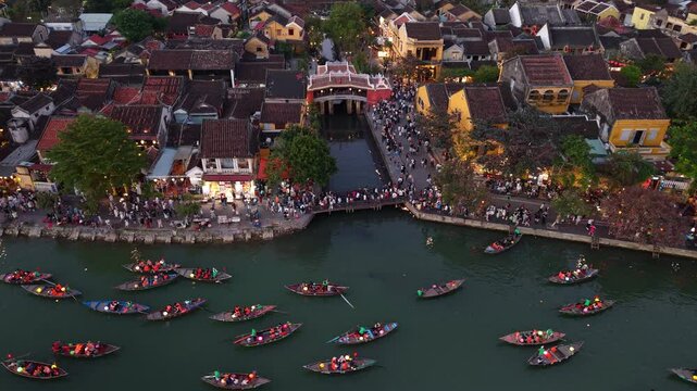 Dji Mavic air 3s - Hoi An ancient town seen from above at night