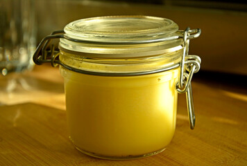 malec gęsi, tłuszcz gesi, zdrowy smalec z gęsi, tłuszcz gęsi w szklanym słoiku, Jar of goose fat © kateej