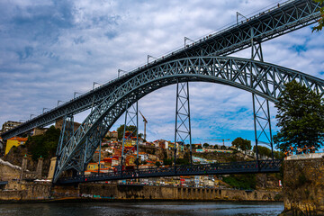 Fototapeta premium Close-up shot of the big bridge in Porto in clear weather