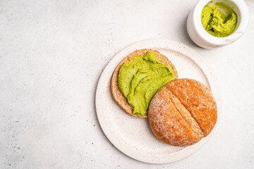 Avocado toast with guacamole souse