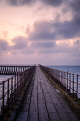 Obraz premium West Pier, Blyth Northumberland, sunrise