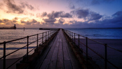 Fototapeta premium West Pier, Blyth Northumberland, sunrise