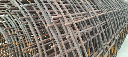 Rolls of steel wire mesh for building construction	
