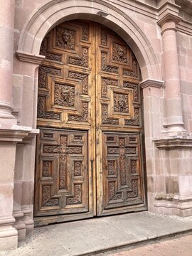 Side door of the Aguascalientes Cathedral or Cathedral Basilica of Our Lady of the Assumption of Aguascalientes , is dedicated to Our Lady of the Assumption.