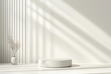 Espaço minimalista com luz natural projetando sombras dramáticas, apresentando um pódio simples e elementos decorativos sutis, criado com IA generativa