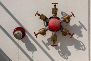 wall water hydrant pump