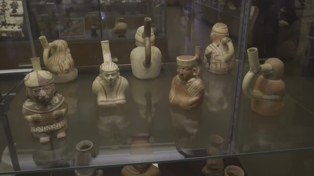 artesanias rostros incas en museo de ciencias naturales de la plata