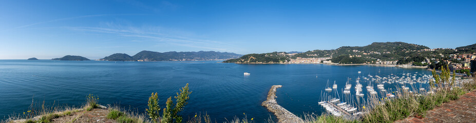 Fototapeta premium Amazing landscape of the Gulf of Poets seen from the castle of Lerici. La Spezia, Liguria, Italy