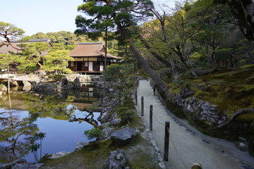 京都の東山区に鎮座する銀閣寺
