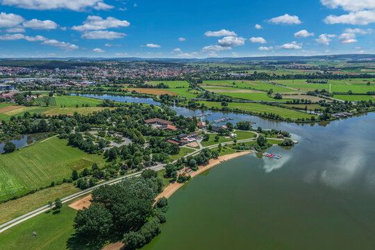 Ausblick auf die Landschaft am Seezentrum Schlungenhof am Altm&uuml;hlsee in Mittelfranken