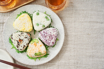 バラエティ豊富な手作りおにぎり