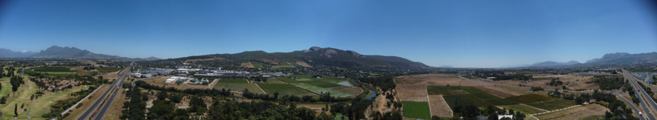 Obraz premium Paarl Town South Africa Aerial Panorama with Paarl rock in the background.