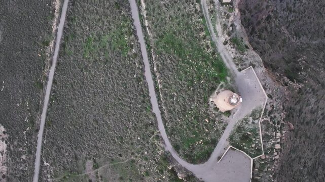 Faro Punta de la Polacra es un faro situado en la Punta de la Polacra, pr&oacute;xima a N&iacute;jar, en la provincia de Almer&iacute;a, Andaluc&iacute;a, Espa&ntilde;a. Se encuentra en el parque natural del Cabo de Gata-N&iacute;jar.