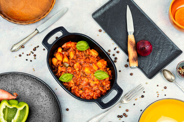 Roast potatoes and ground turkey.