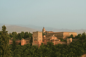 Fototapeta premium Majestic Alhambra Palace Amidst Lush Greenery
