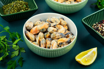 Cleaned frozen mussels.