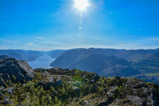 C&eacute;l&egrave;bre rocher de Preikestolen en Norv&egrave;ge