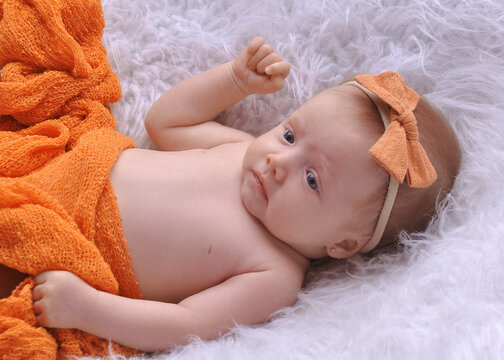 bebe com dois meses de idade 