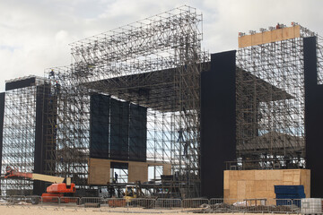 Preparation of a concert scene in Rio de Janeiro.