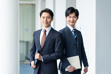 オフィスで働くビジネスマン　撮影協力:スカパー東京メディアセンター