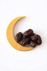 The Crescent Moon and Dates: A Beautiful Representation of Eid Festivities