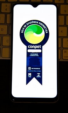 CONPET - O Selo Conpet de Efici&ecirc;ncia Energ&eacute;tica &eacute; um selo volunt&aacute;rio que identifica produtos que consomem menos combust&iacute;vel. Ele &eacute; concedido a carros, fog&otilde;es e aquecedores de &aacute;gua a g&aacute;s. 
O selo Conpe
