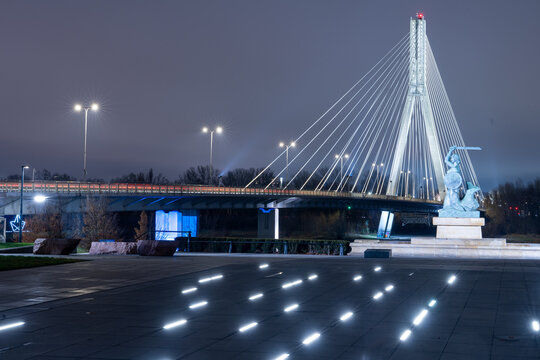 Fototapeta Night cityscape of the capital city of Warsaw.