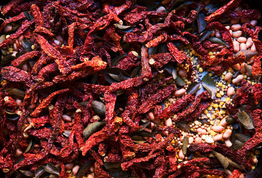 Indian curry spice mix for grinding