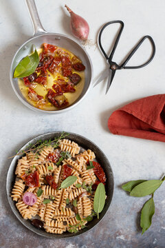 Radiatori with sun-dried tomatoes, black olives and mascarpone