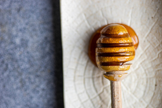 Honey on a honey siphon