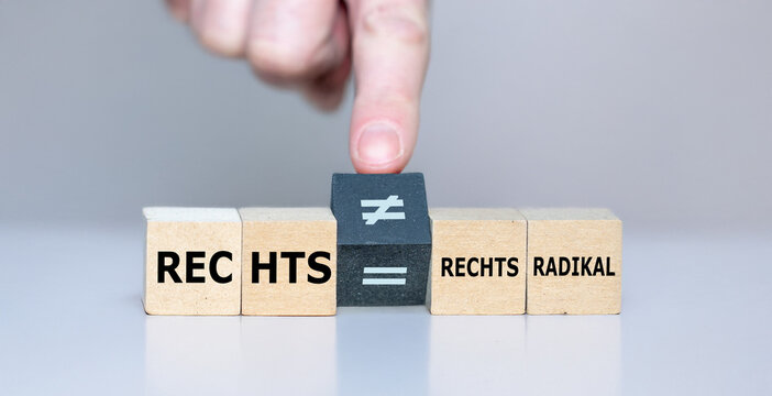 Hand dreht W&uuml;rfel und &auml;ndert das Symbol 'gleich' in 'ungleich'. Symbol daf&uuml;r, dass rechts nicht mit rechtsradikal gleichzusetzen ist.